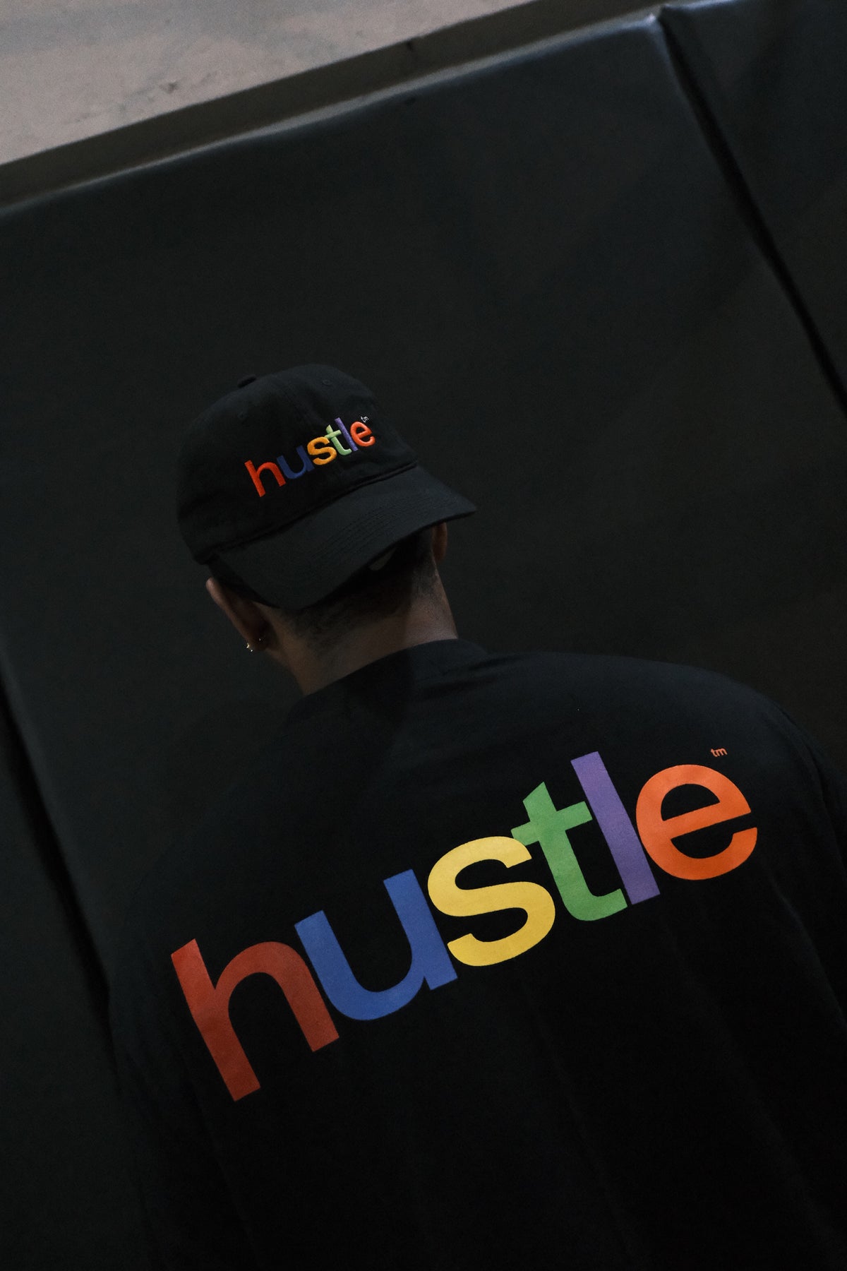 MULTICOLOR LOGO EMBRO DAD HAT