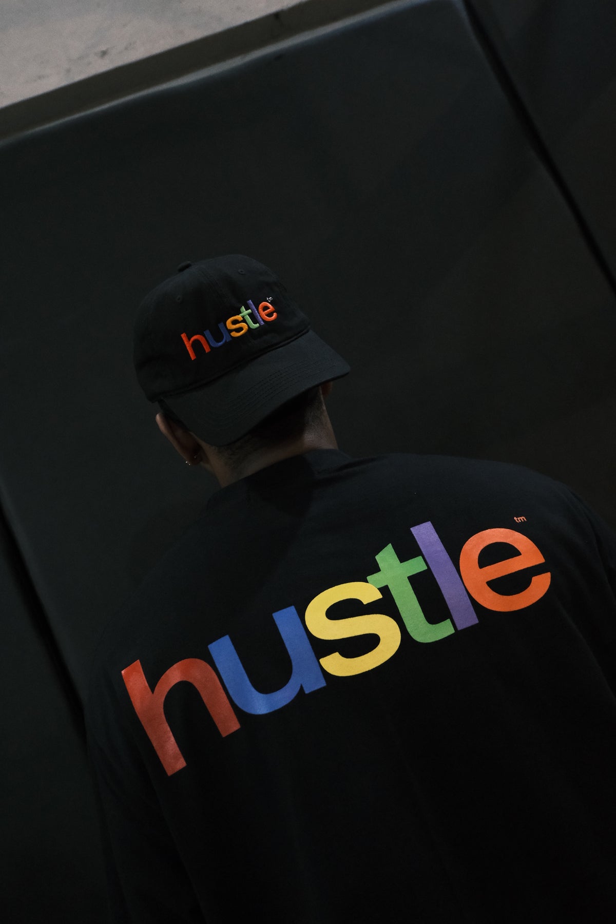MULTICOLOR LOGO BOXY FIT TEE