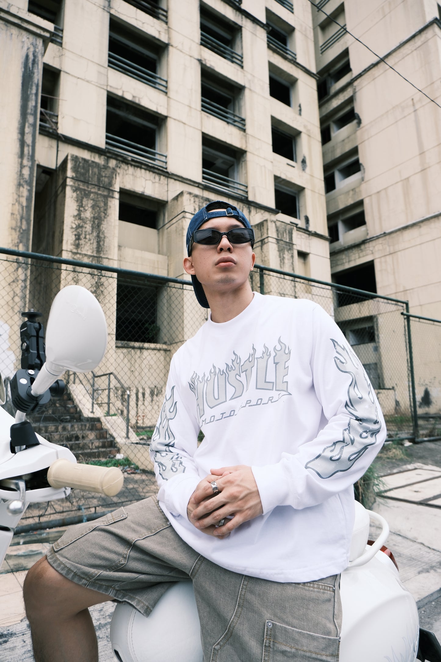 WHITE HOT LONGSLEEVE