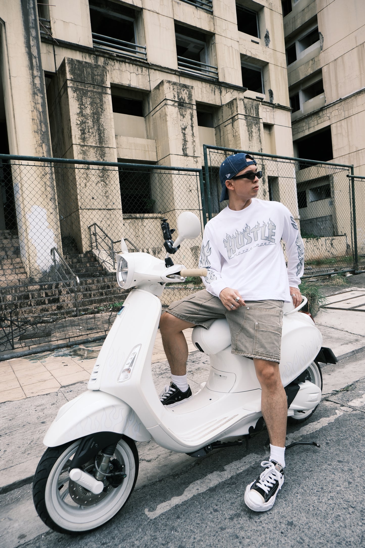 WHITE HOT LONGSLEEVE