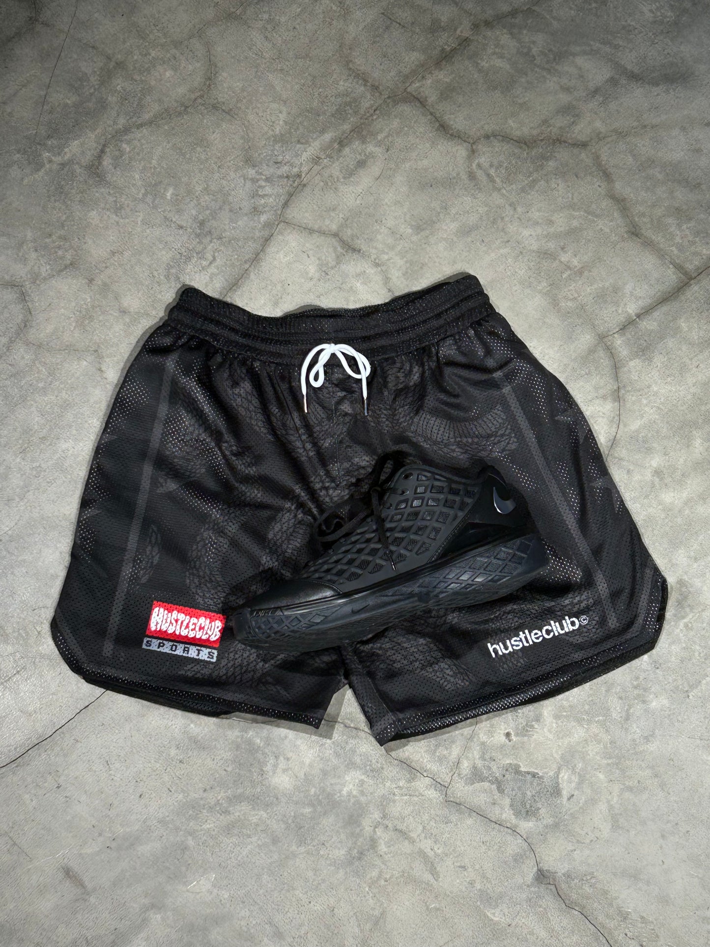 MAMBA MESH SHORTS "BLACKOUT" REGULAR FIT