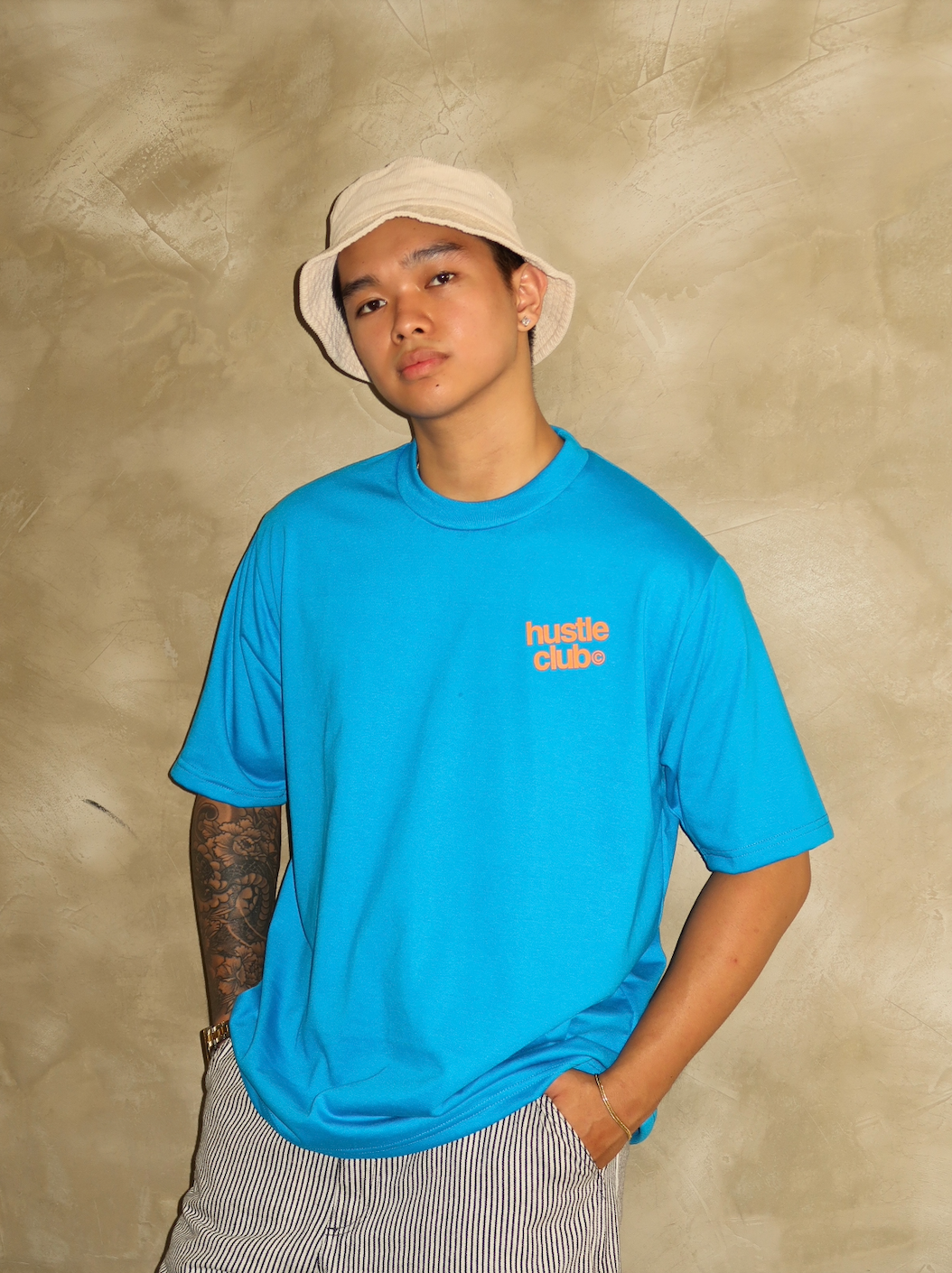 COURT BLUE LOGO 2.0 T-SHIRT
