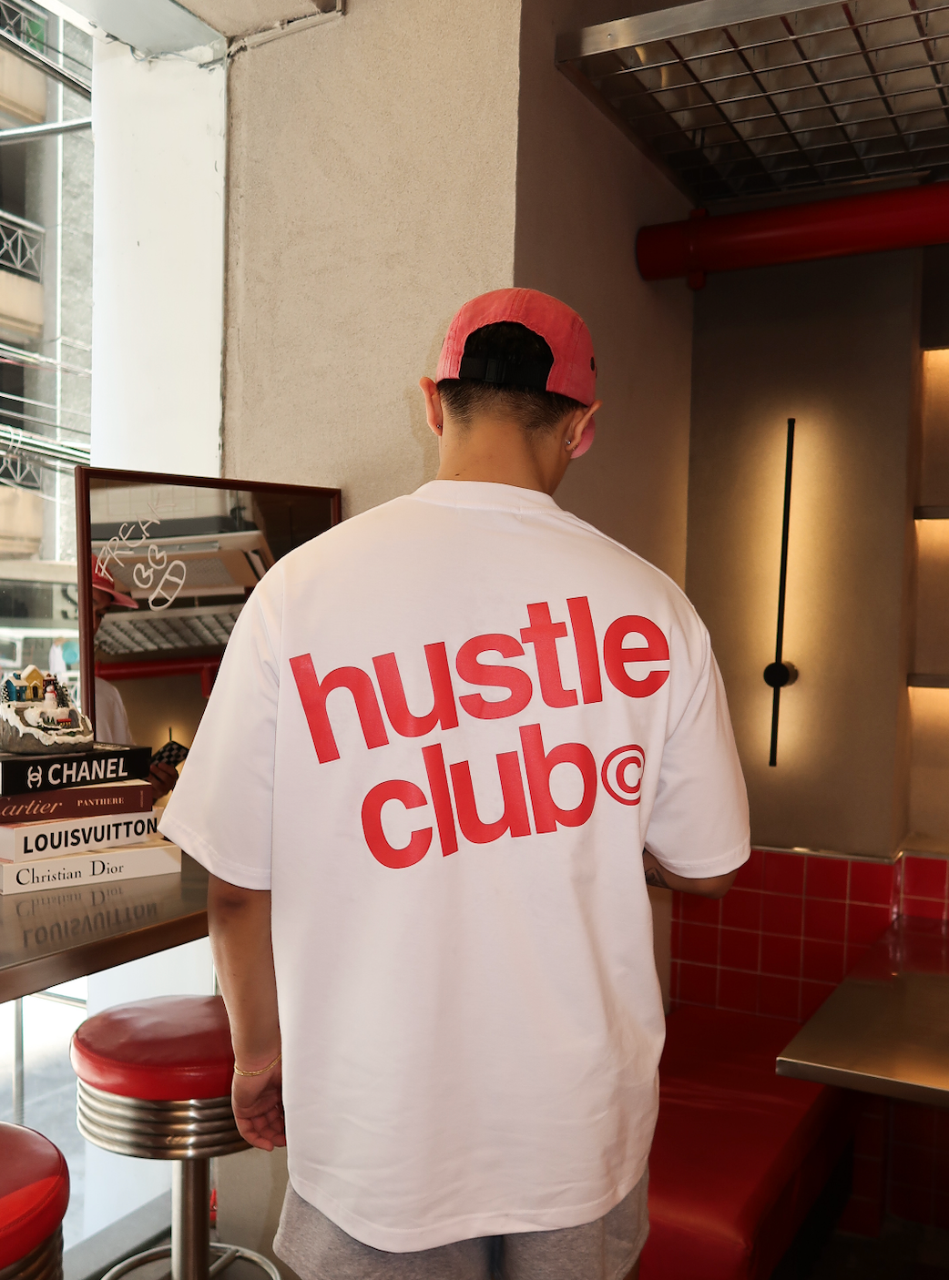 VARSITY WHITE LOGO 2.0 T-SHIRT